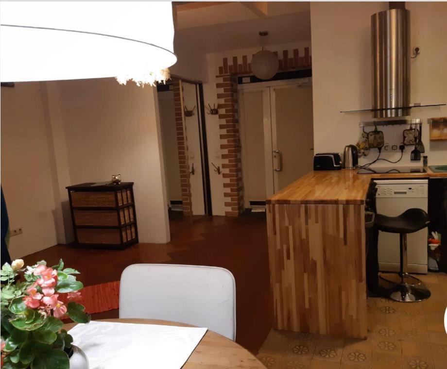 2 Story Studio Apartment Free Parking Included Riga Eksteriør billede
